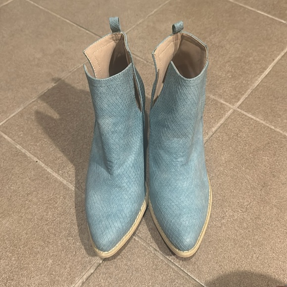 Stylish turquoise Ankle Boots - Picture 7 of 7